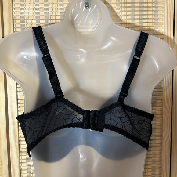 Black Satin and Mesh Jacquard Print Underwire Bra Brand Unknown See Measurements - Picture 8 of 16